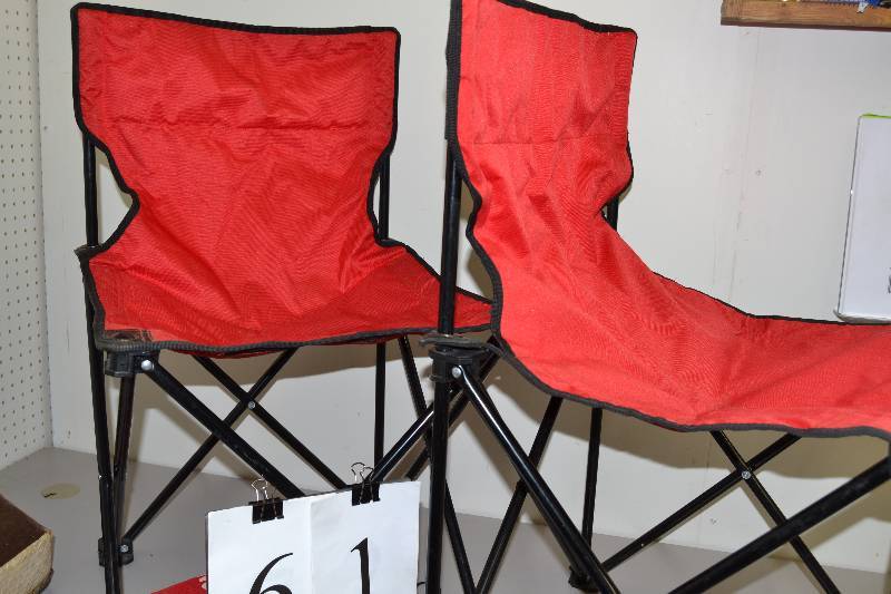 lot 61 image: Folding chairs
