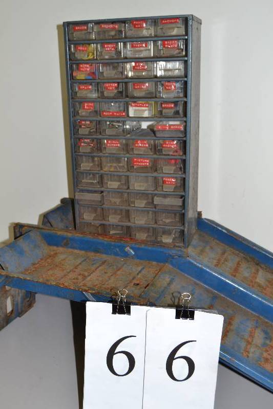 lot 66 image: Misc Garage items