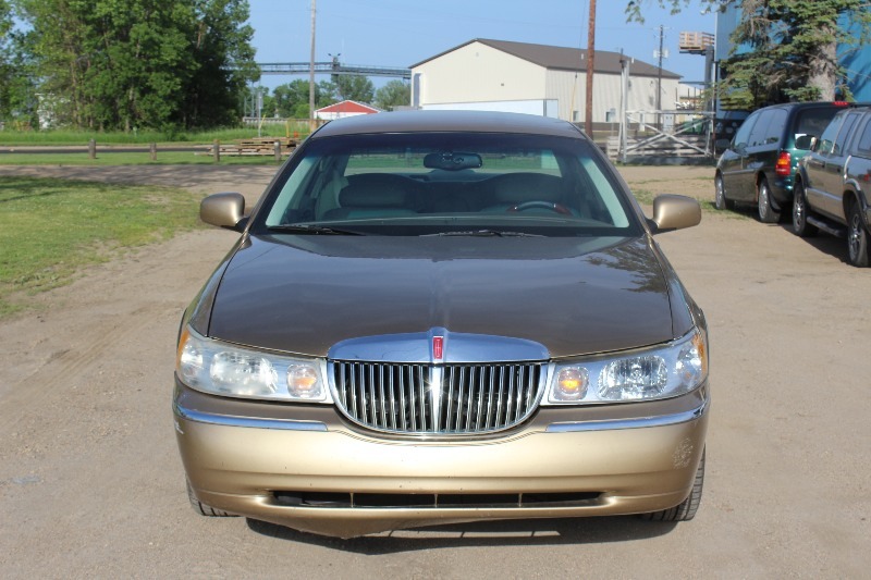 1998 Lincoln Town Car Executive Series 95,564 Miles