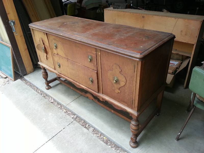lot 177 image: Antique Buffet