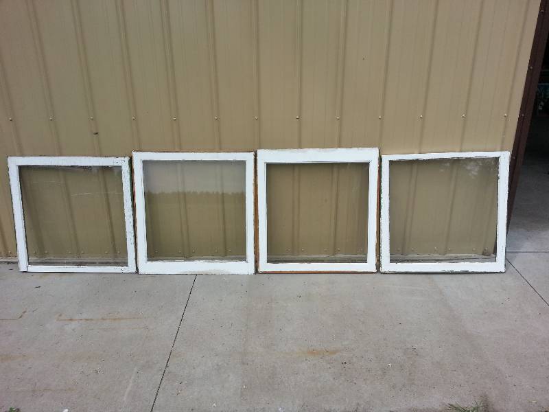 lot 54 image: Lot of (4) Vintage Windows