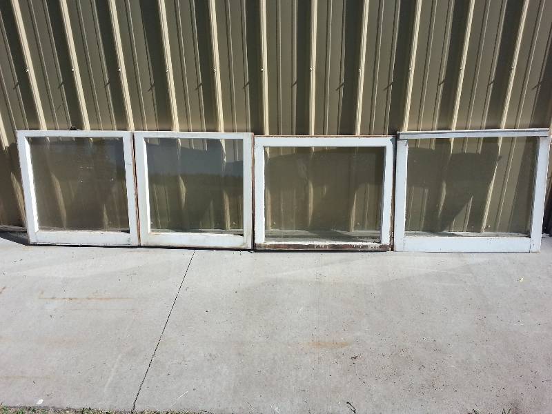lot 57 image: Lot of (4) Vintage Windows