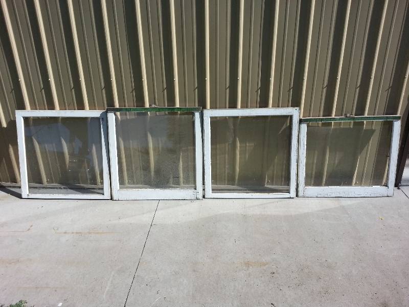 lot 58 image: Lot of (4) Vintage Windows