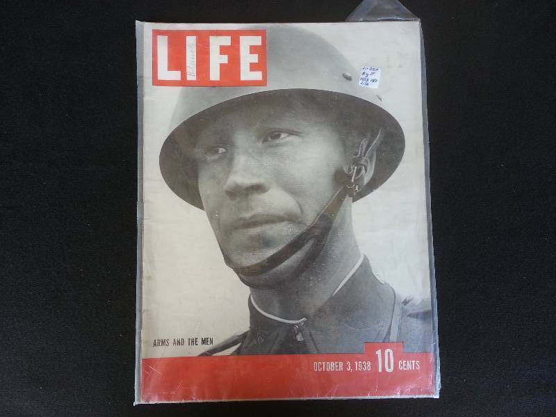 lot 47 image: October 3, 1938 Life Magazine WWII