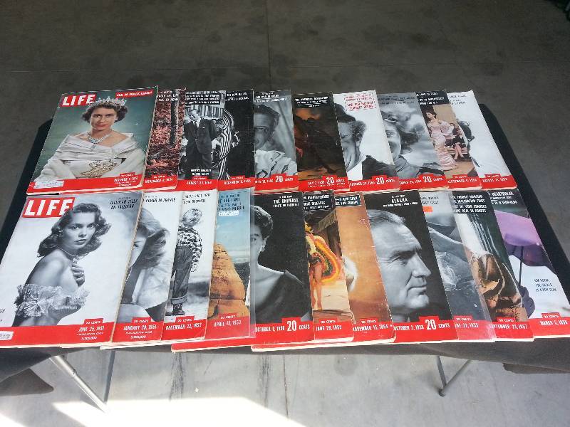 lot 50 image: Lot of (21) 1950s Life Magazines