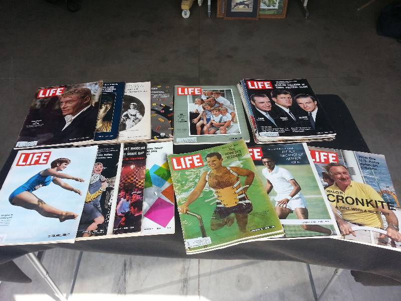 lot 52 image: Large Lof of 1960s Life Magazines