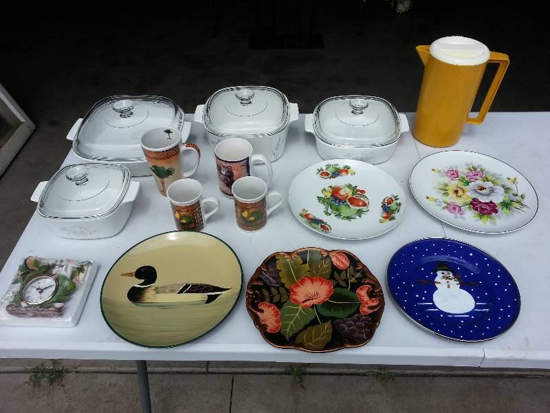 lot 130 image: Covered Bakeware, Collectors Plates, Mugs, Pitcher