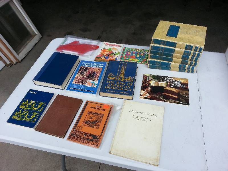 lot 137 image: Lot of Vintage  Books - Bookshelf for Boys and Girls