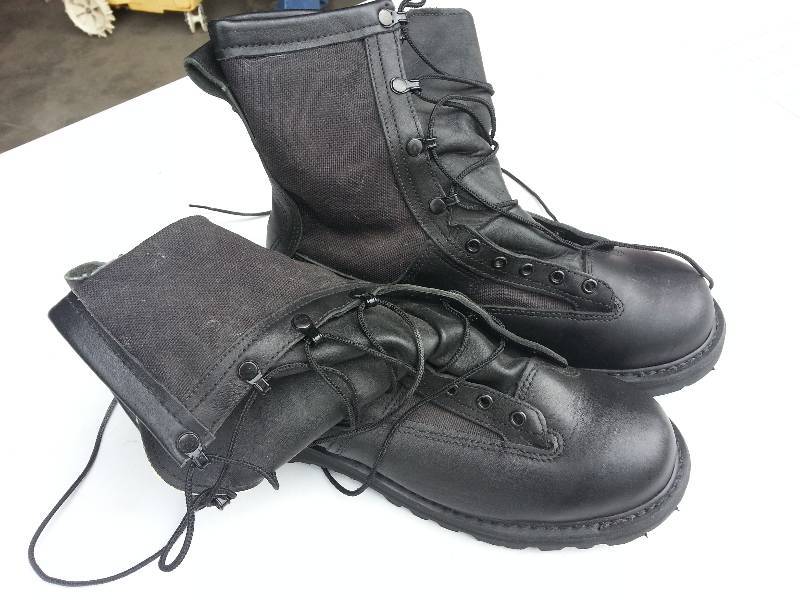 lot 139 image: New Belleville Vibram Steel Toed Boots