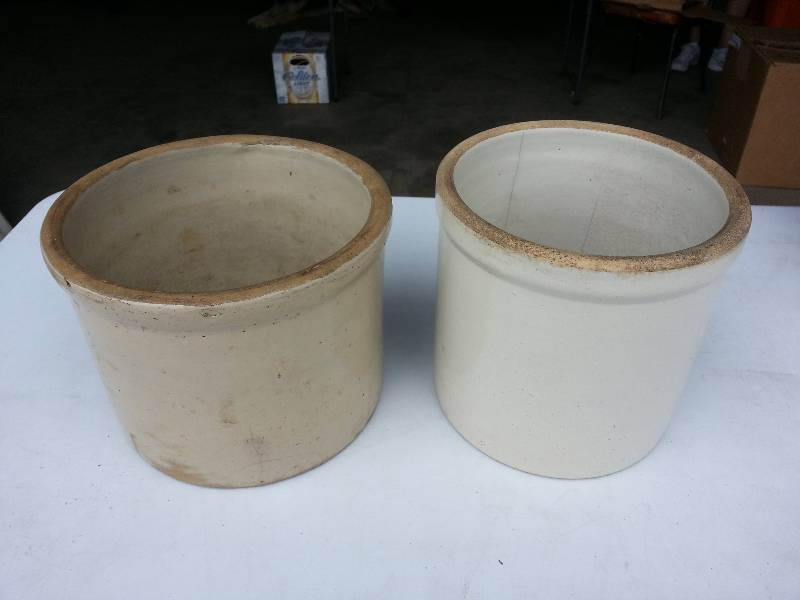 lot 141 image: Lot of (2) Vintage 1 Gallon Crocks