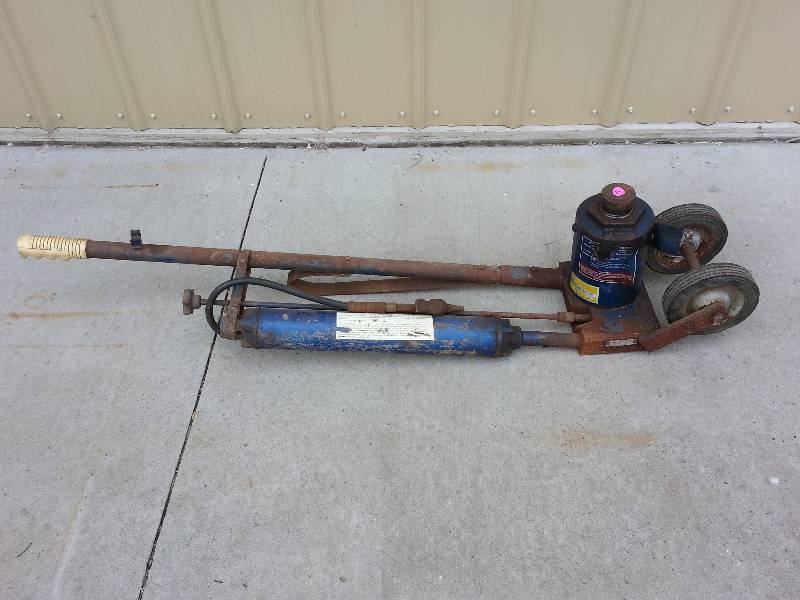 lot 2 image: Lincoln Pneumatic Jack