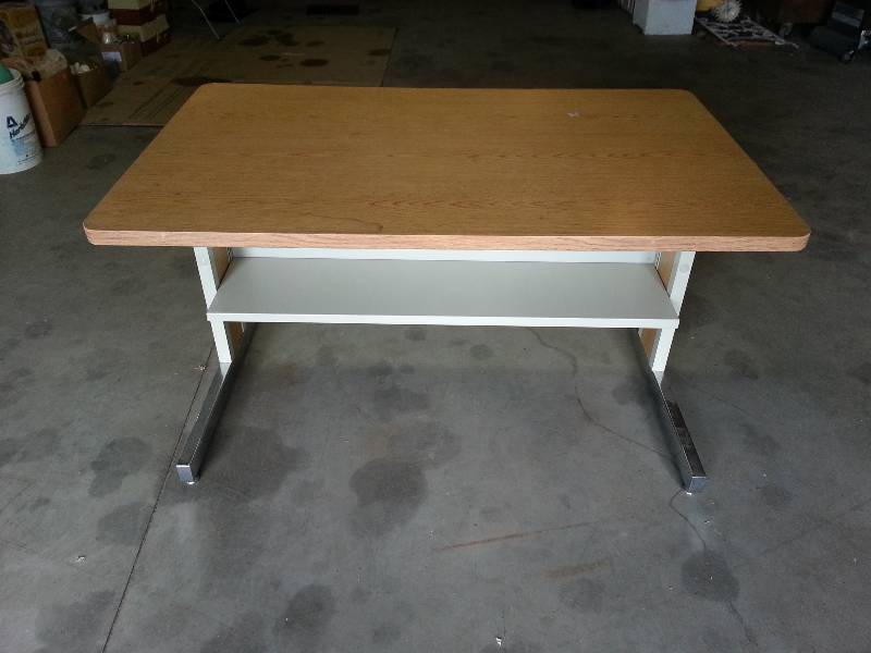 lot 175 image: Metal and Laminate Pressboard Desk