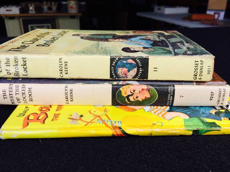 lot 25 image: Lot of (3) Vintage Books