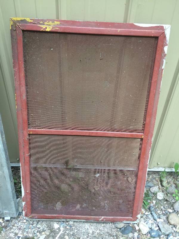 lot 77 image: Pr. Of Vintage Screens