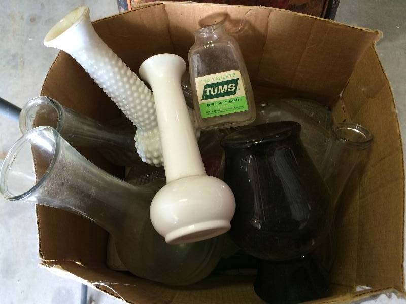 lot 89 image: Miscellaneous Lot Which Includes Several Vases & Miss.