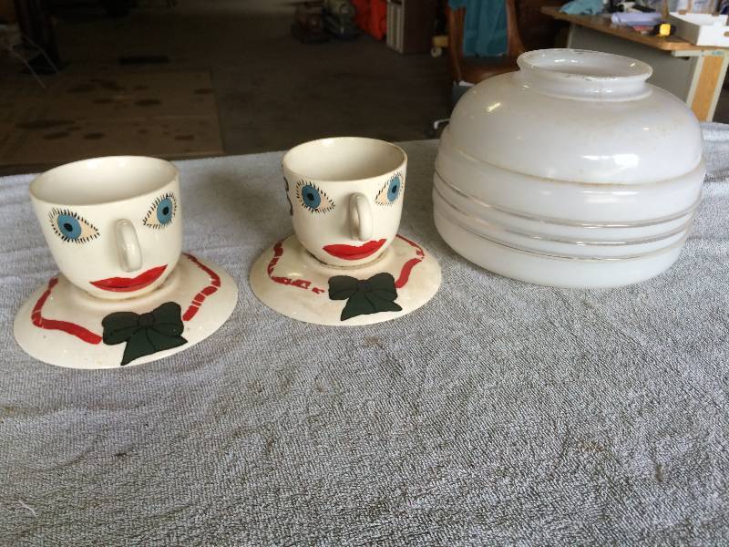 lot 148 image: Check Out This Pair of Cups,