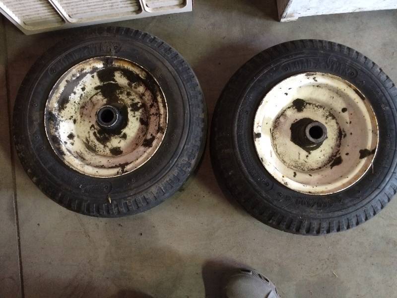 lot 178 image: Two Tires and Rims