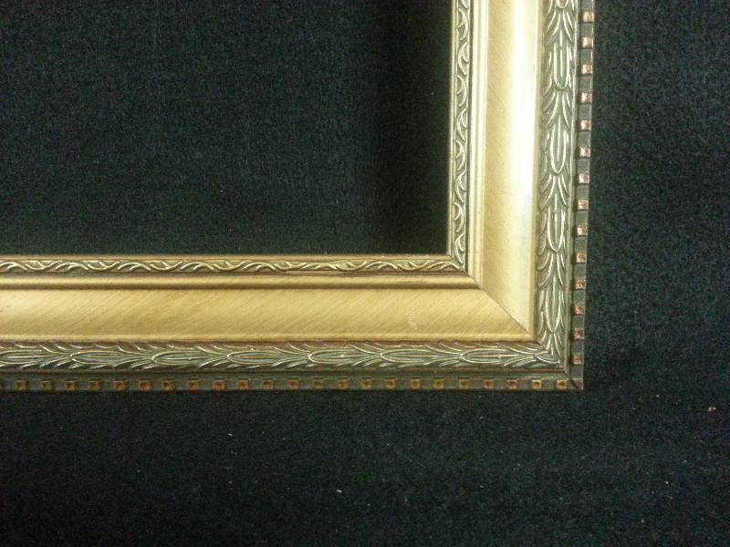 lot 58 image: Vintage Wooden Frame