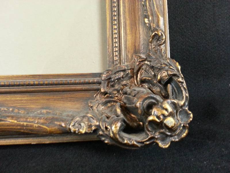 lot 91 image: Very Ornate Frame
