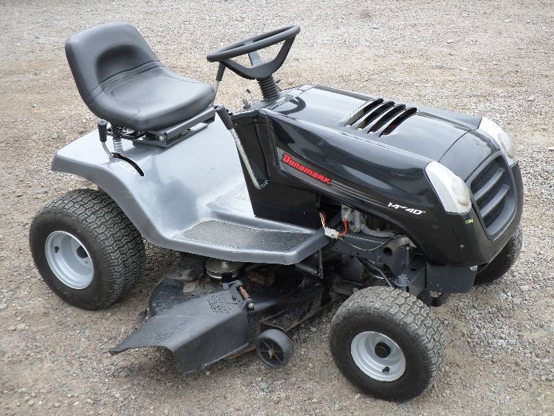 Dynamark 5-Speed Lawn Tractor, Brig...