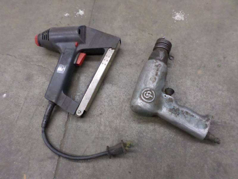 (1) Electric Stapler & (1) Pneumati...