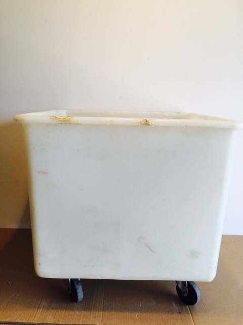 WHEELED TUB