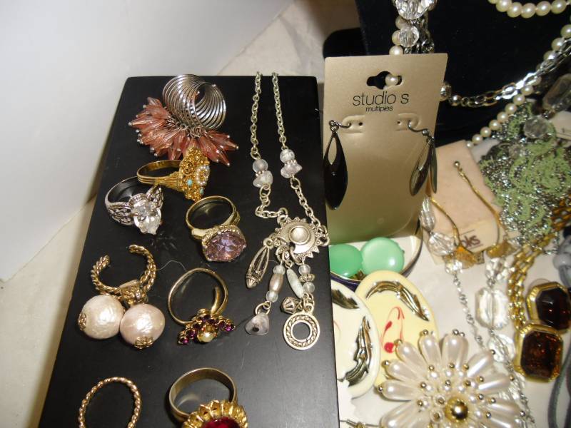 lot 7 image: Glitz & Glam Lot of Vintage to Newer Jewelry in Jewelry Box  - Multiple estates