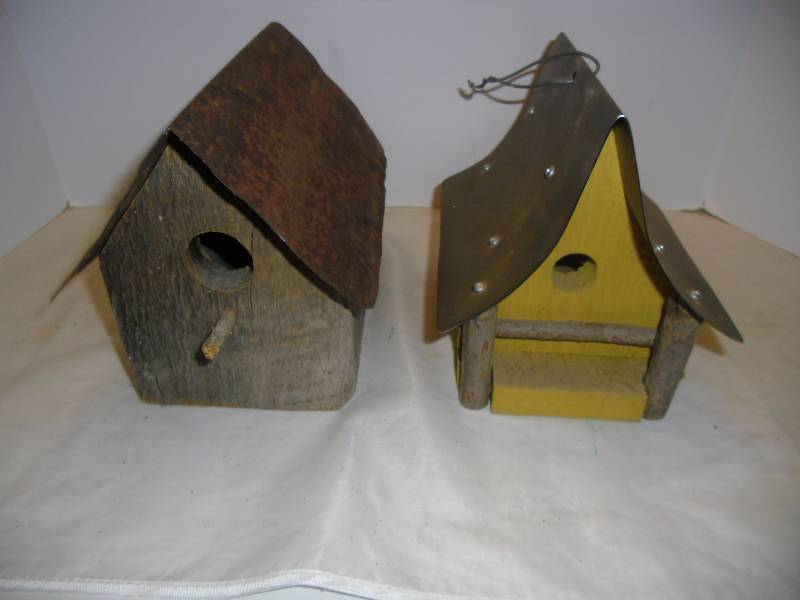 lot 30 image: Rustic Bird Houses & Copper Watering Can
