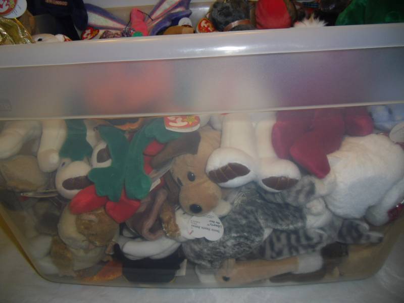 lot 42 image: Plastic Tub full of Beanie Babies