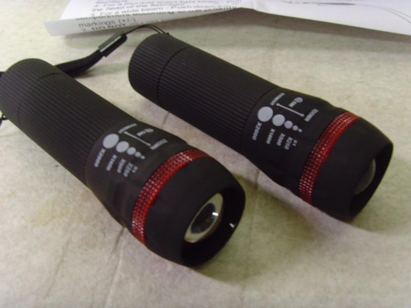 Set of 2 LED Zoom Flashlights