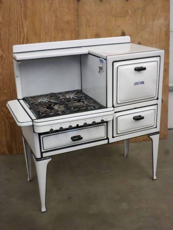 Antique Detroit Star LP-Gas Range...
