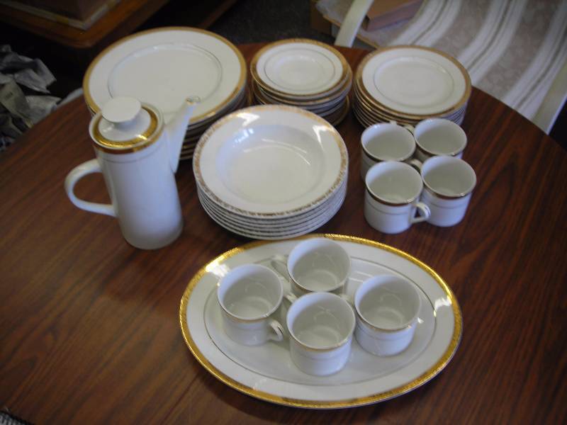New Traditions China Set
