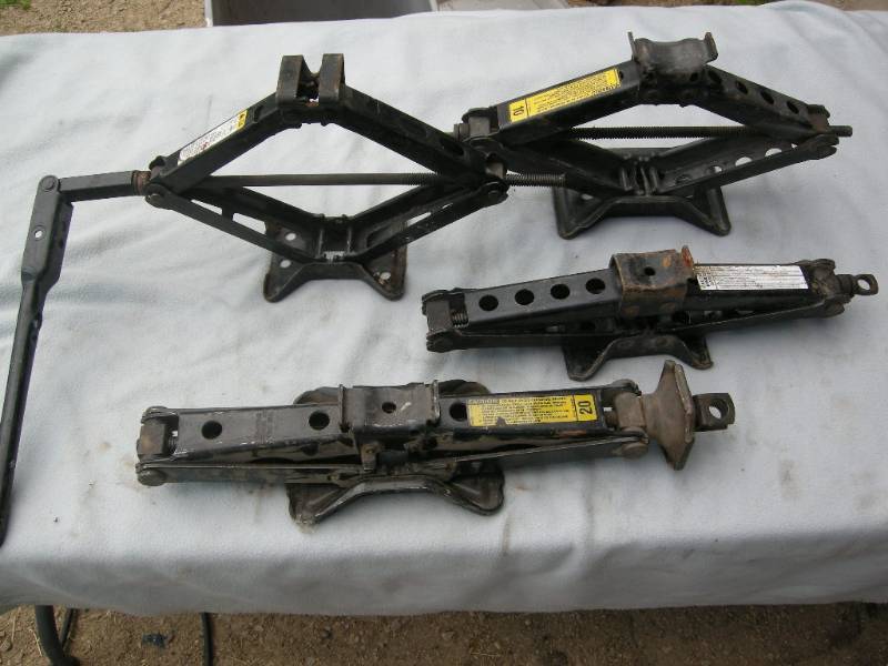 4 scissor jacks
