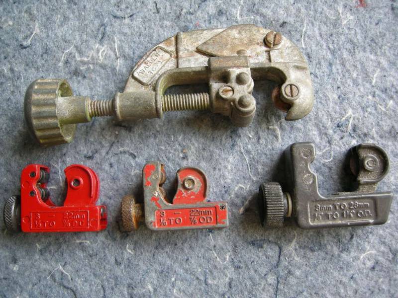 Pipe cutters