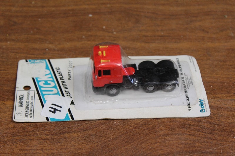 lot 41 image: 164 Toy Truck NIB