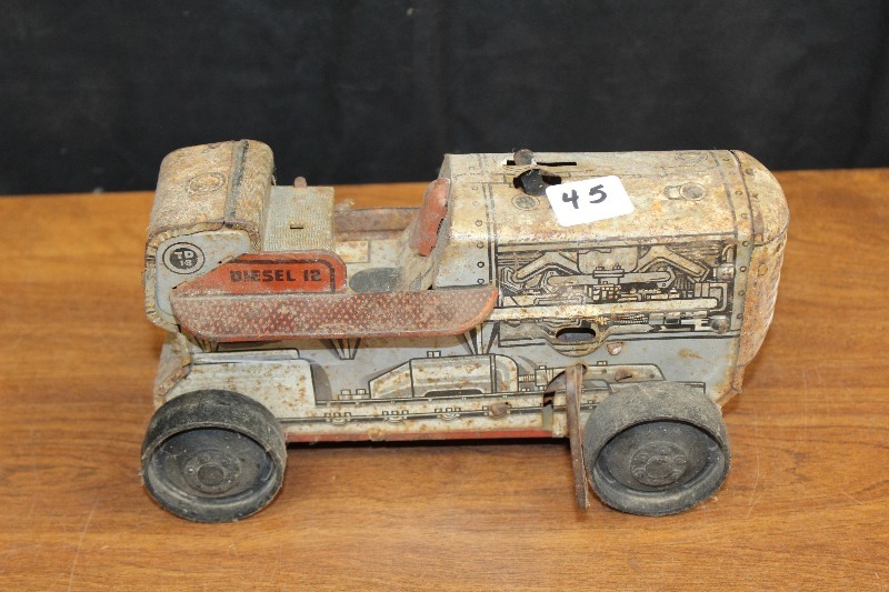 lot 45 image: Marx Wind Up Tin Car