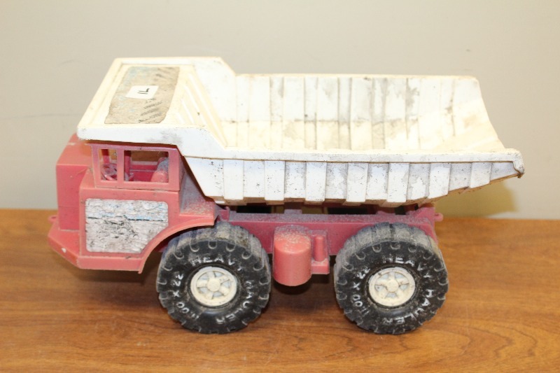 lot 71 image: Plastic Toy Truck