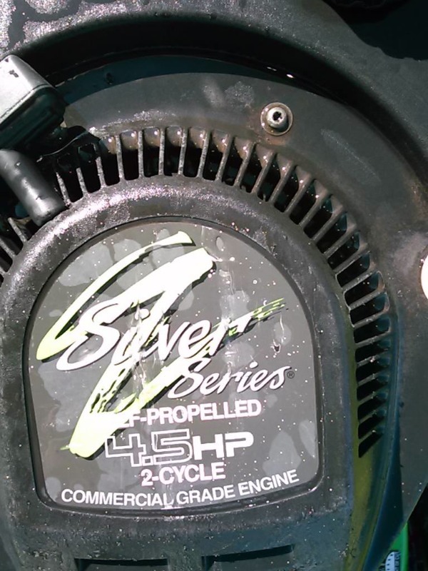 lot 2 image: Lawnboy Silver Streak 4.5hp 21 Lawn Mower-Great Condition