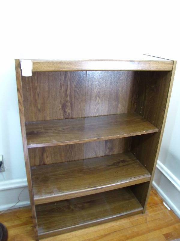 lot 14 image: Bookcase and file drawer unit