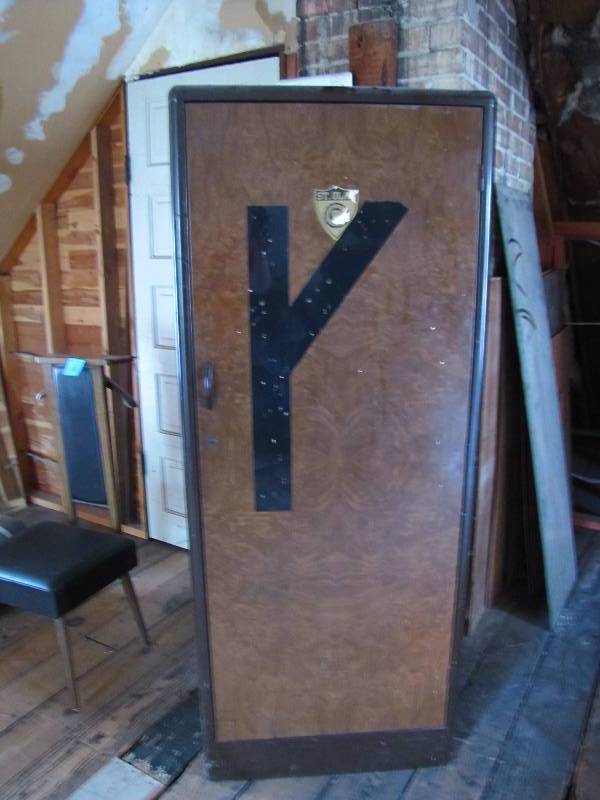 lot 15 image: Vintage Metal College Dorm Room Cabinet