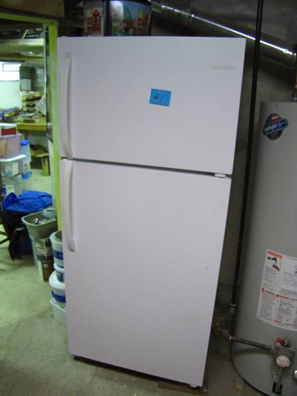 lot 21 image: Frigidaire refrigerator