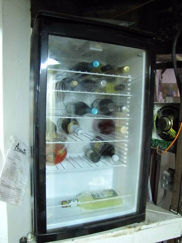 lot 22 image: Wine  Beverage Refrigerator