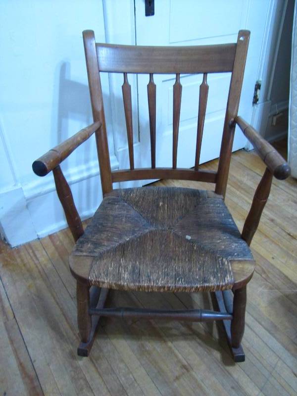 lot 27 image: Vintage Rocking Chair with Cain Seat