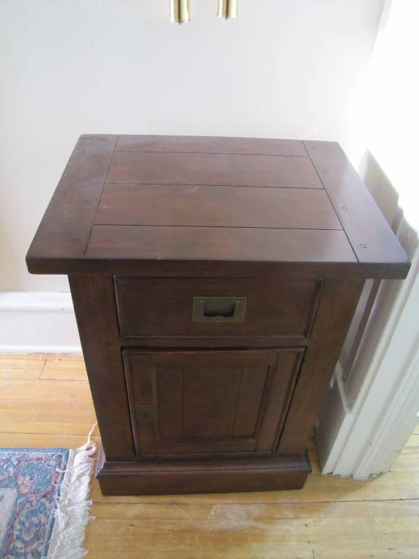 lot 30 image: Craftsman style cabinetside table