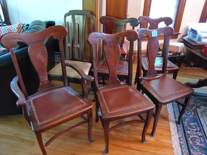 lot 26 image: Lovely Vintage Dining Chairs