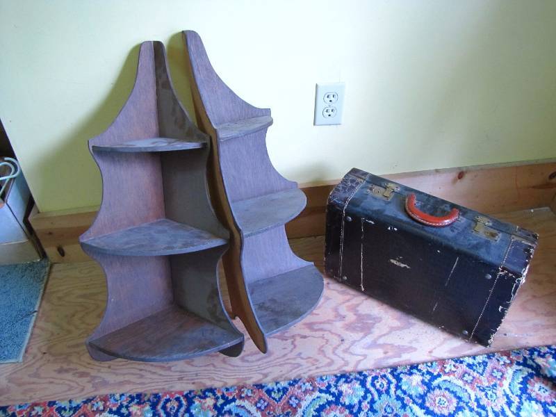 lot 39 image: Vintage corner wall shelves and vintage cornet case