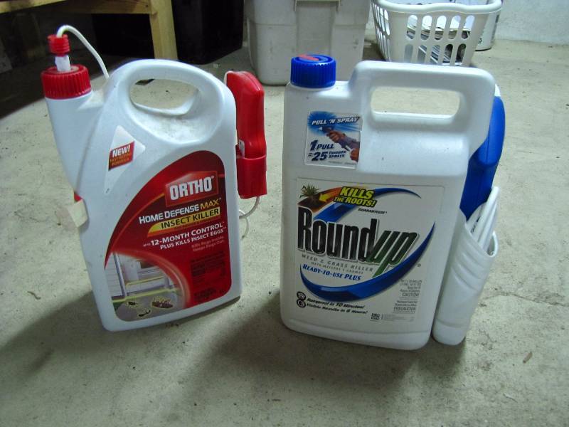 lot 52 image: Bug & Weed spray