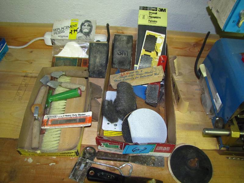 lot 67 image: Sanding materials, tools