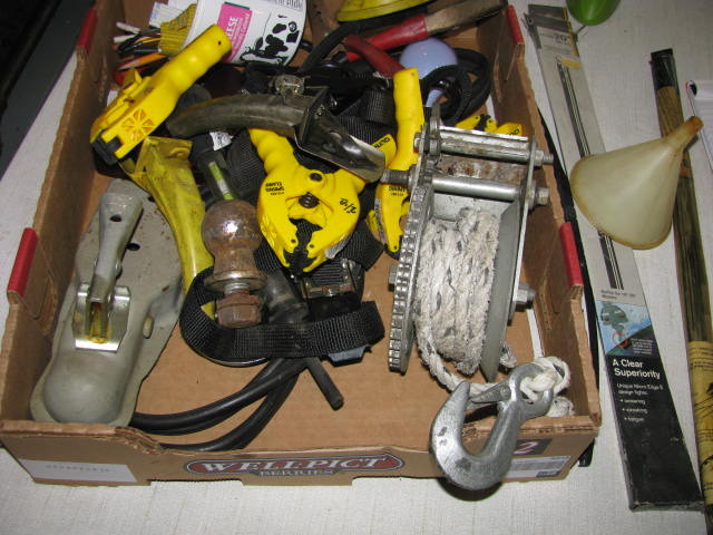 lot 160 image: trailer items