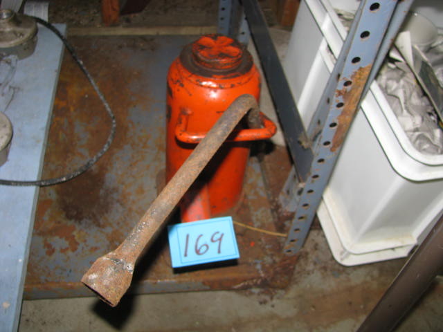 lot 169 image: 30 ton commercial jack